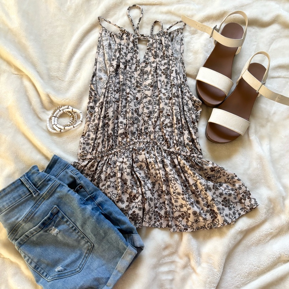 • old navy cream halter tank | m •